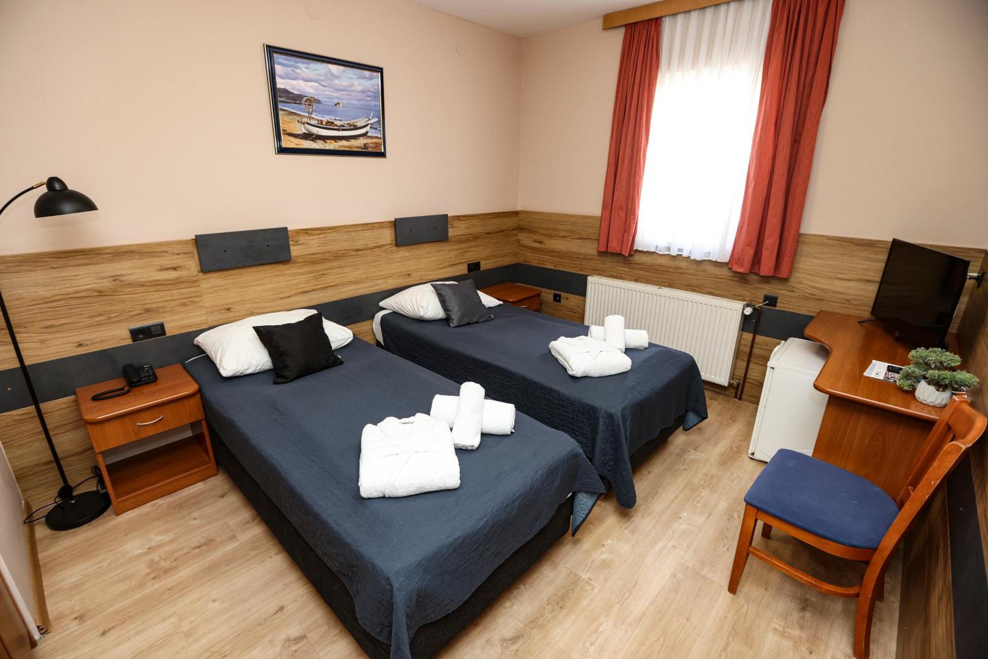 אורוסלבייה Hotel Zagi מראה חיצוני תמונה