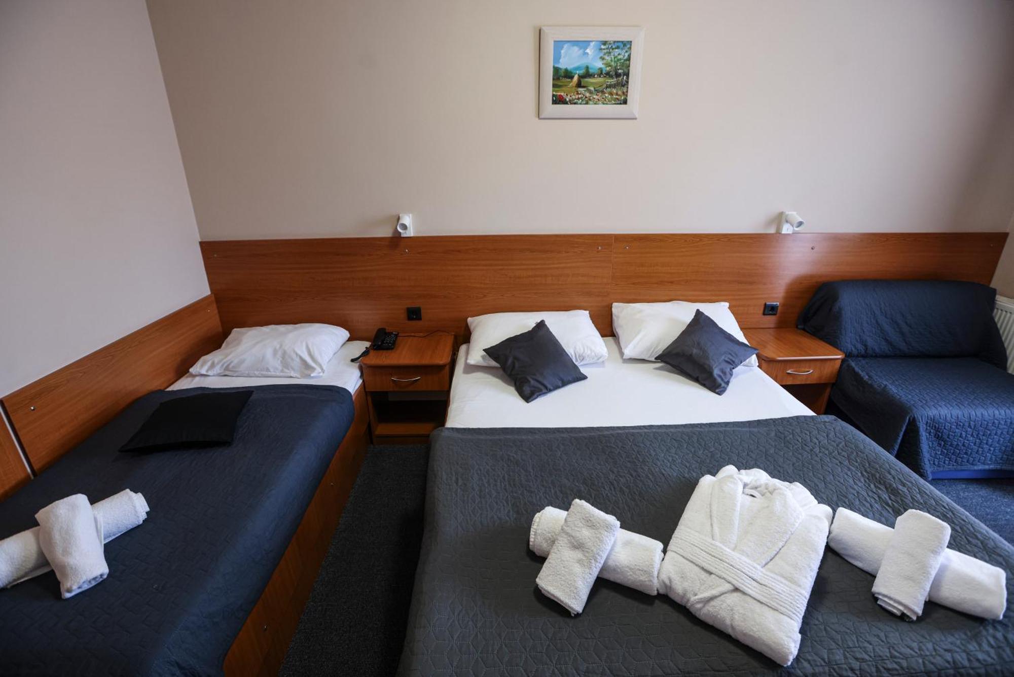 אורוסלבייה Hotel Zagi מראה חיצוני תמונה