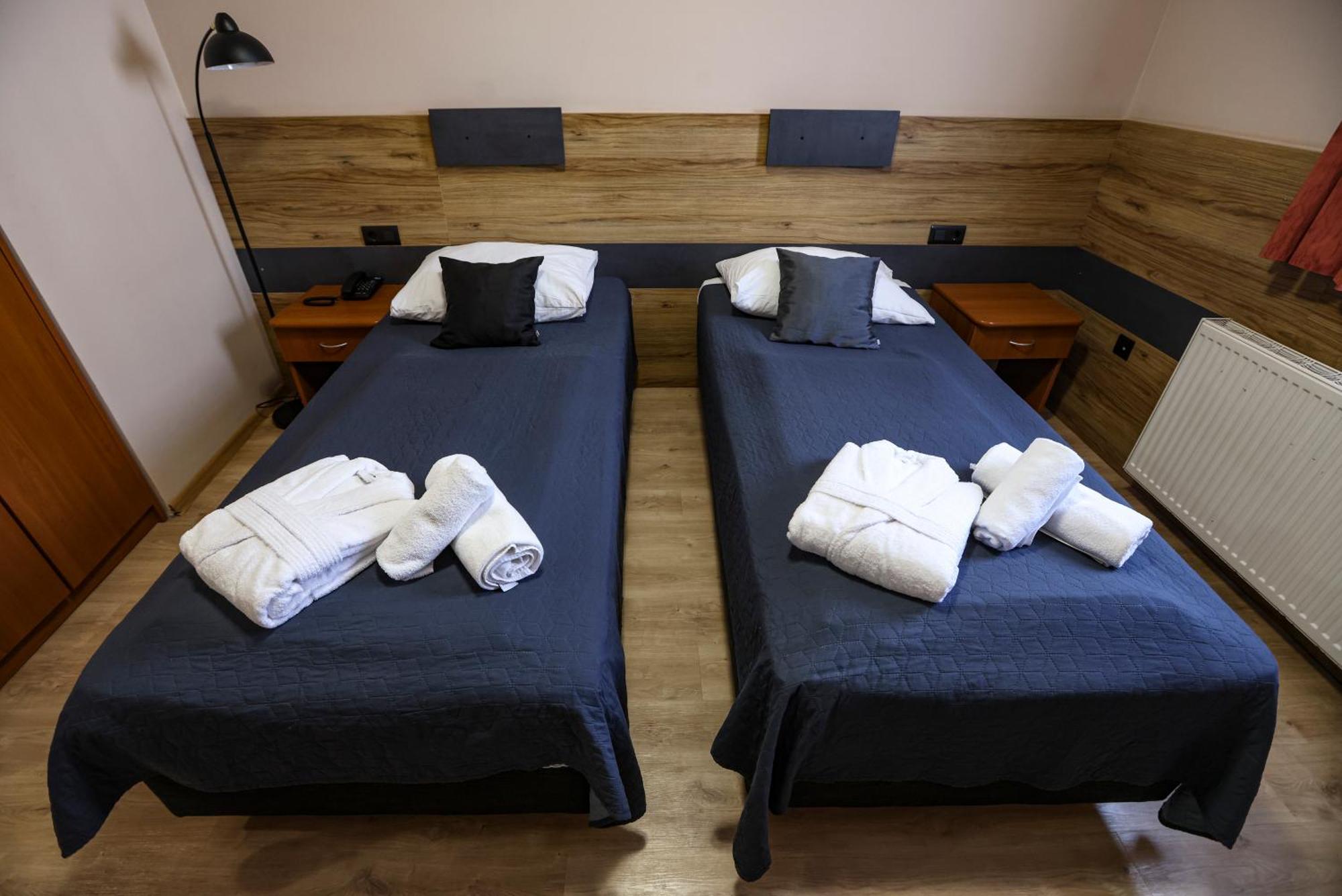 אורוסלבייה Hotel Zagi מראה חיצוני תמונה