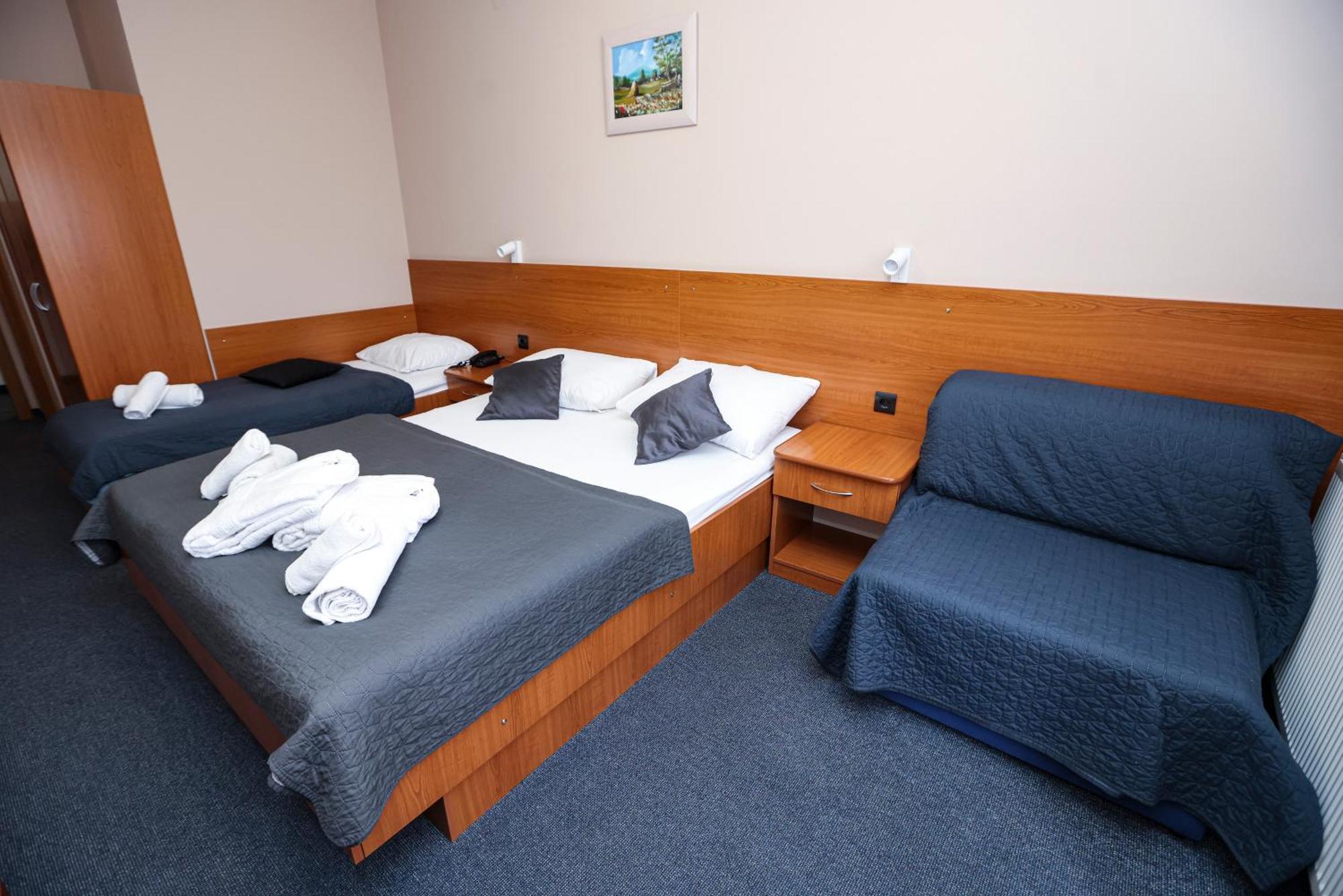 אורוסלבייה Hotel Zagi מראה חיצוני תמונה