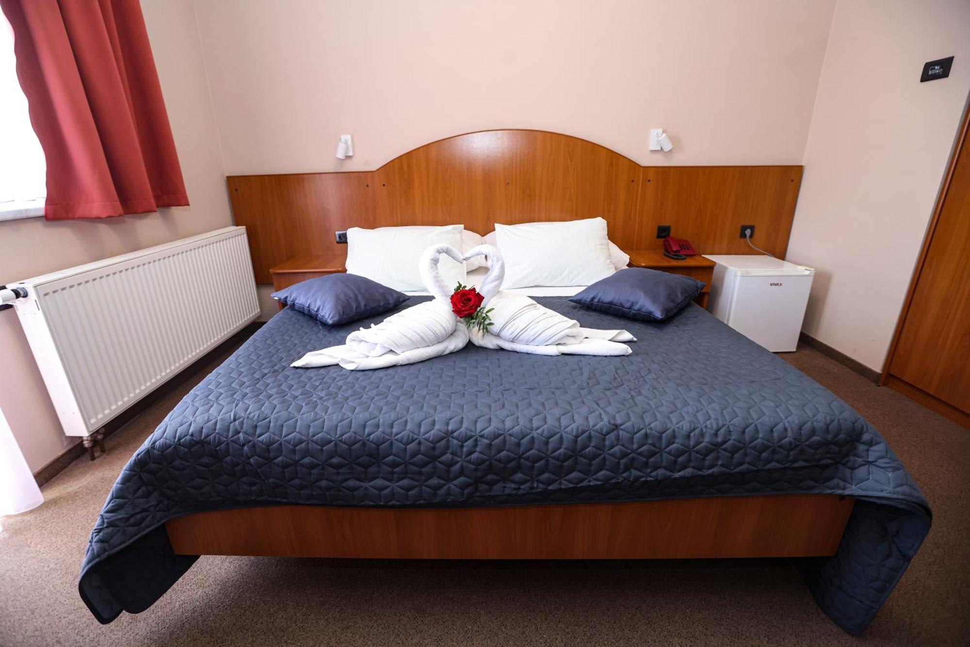 אורוסלבייה Hotel Zagi מראה חיצוני תמונה